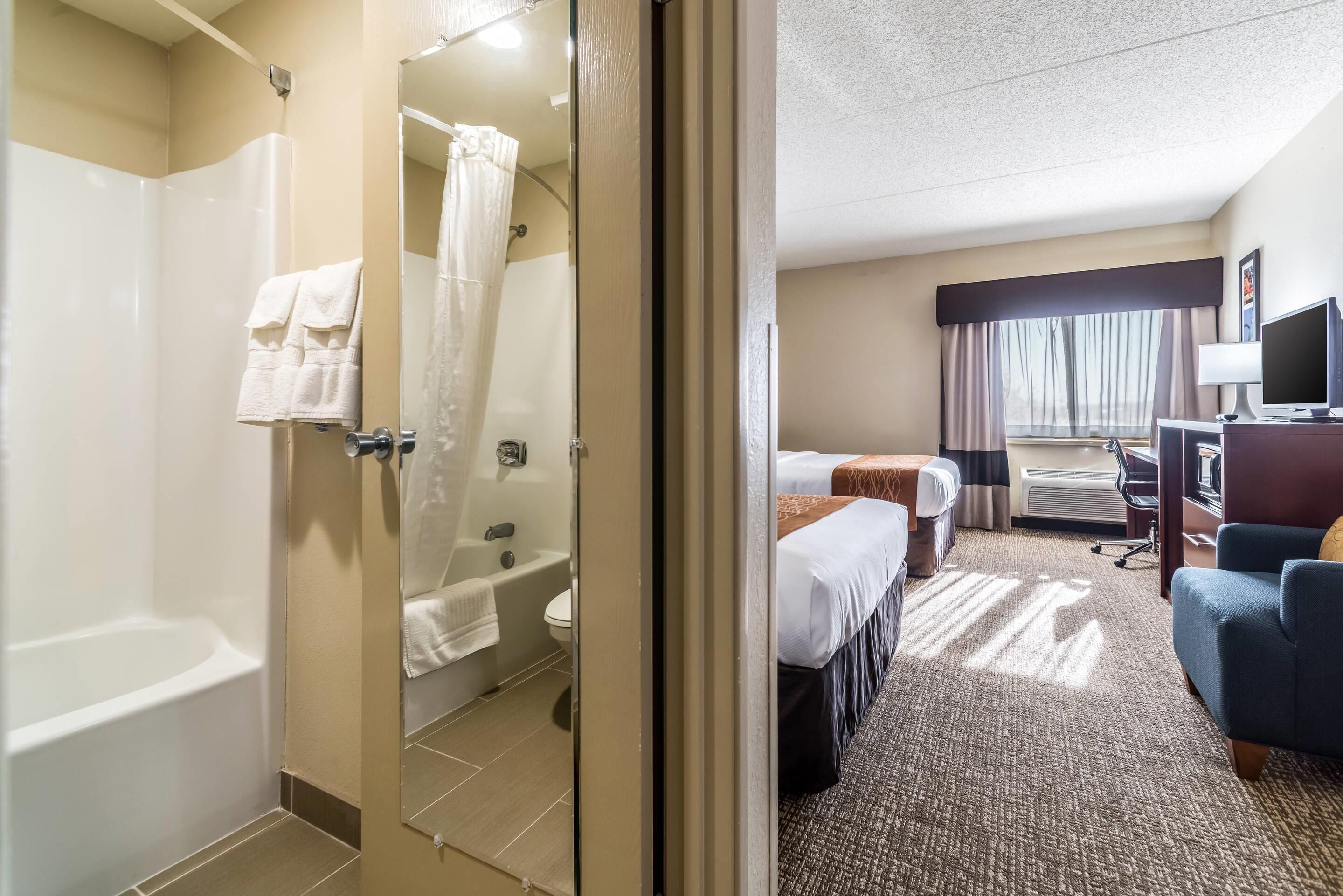 Suite, 1 slaapkamer, niet-roken | 6 slaapkamers, luxe beddengoed, een kluis op de kamer, een bureau