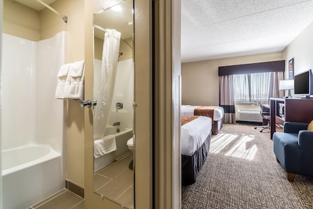 Suite, 1 Schlafzimmer, Nichtraucher | 6 Schlafzimmer, hochwertige Bettwaren, Zimmersafe, Schreibtisch. Comfort Inn Festus - St Louis South