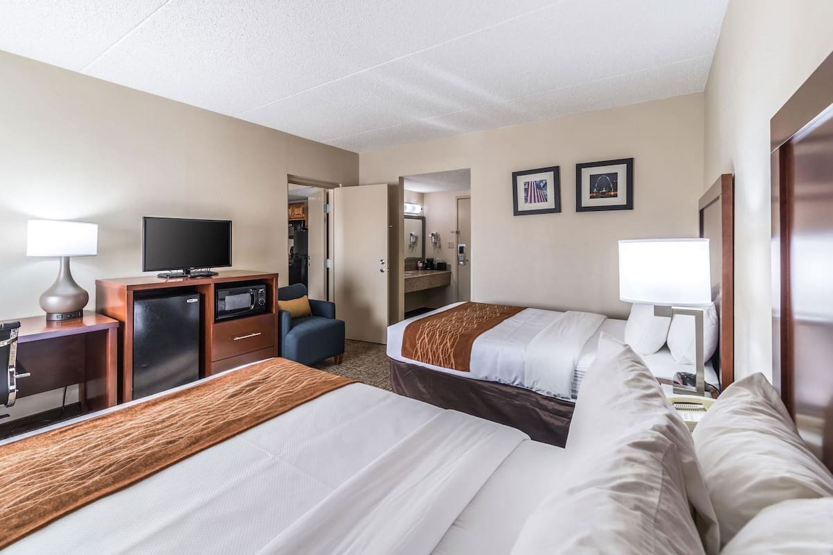 6 chambres, literie de qualité, coffre-fort, bureau