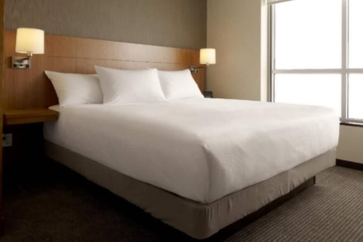 Hochwertige Bettwaren, Pillowtop-Betten, Schreibtisch