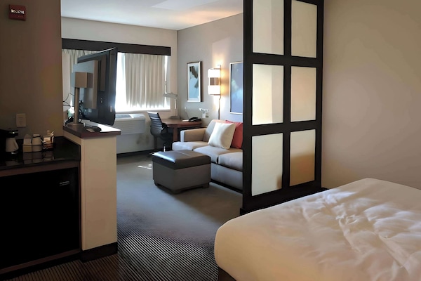 Suite, 1 King Bed with Sofa bed, Accessible, Non Smoking | Premium bedding, pillowtop beds, desk, blackout drapes