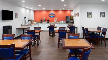 Free daily continental breakfast