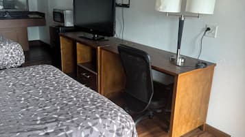 In-room safe, iron/ironing board, WiFi, bed sheets