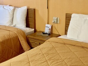 Room, 2 Queen Beds, Smoking