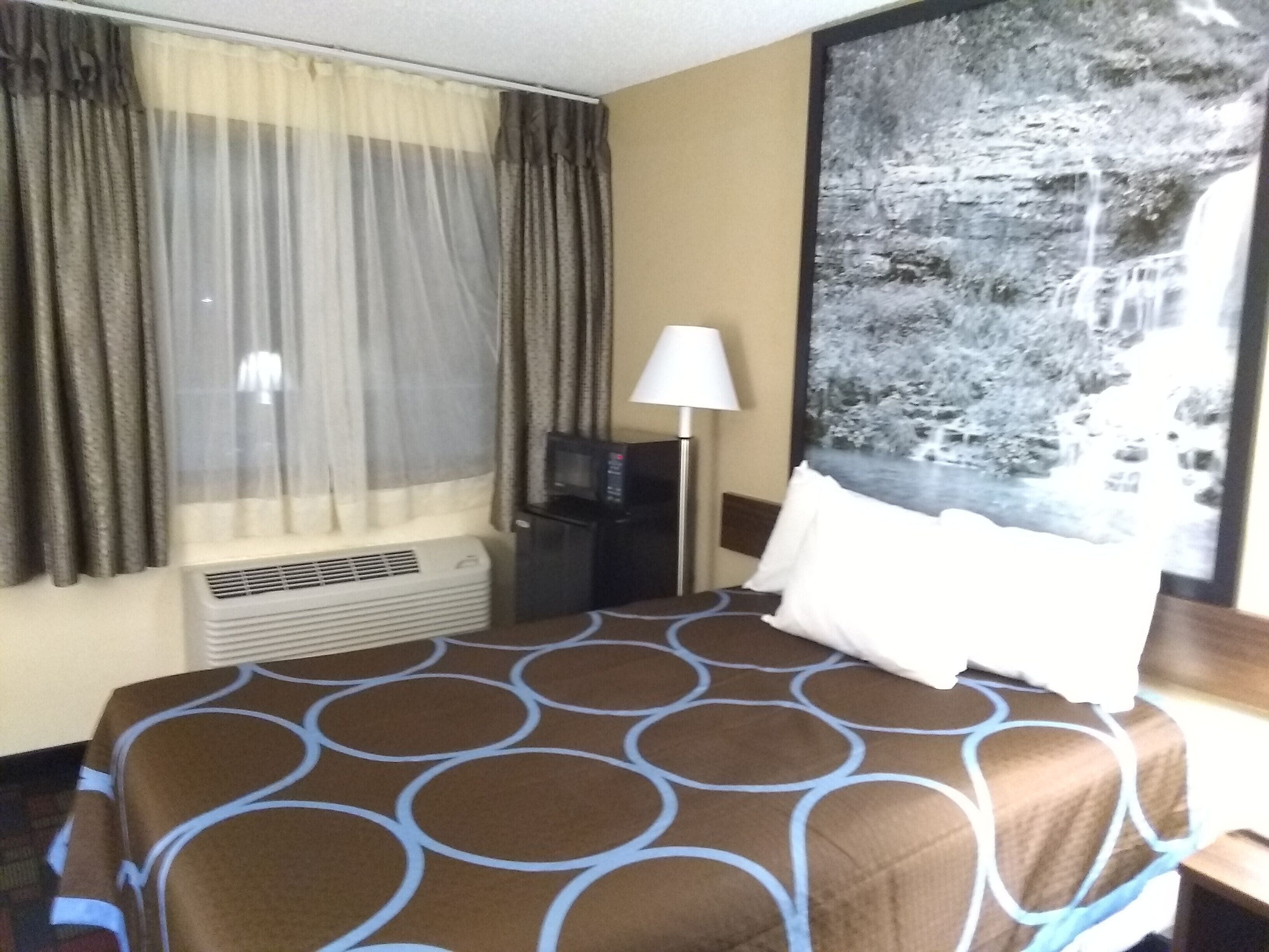 Een bureau, gratis babybedden, extra bedden, gratis wifi