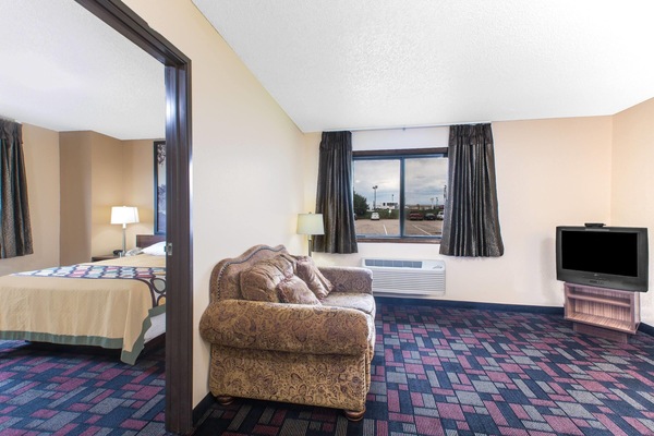 Desk, cribs (free), rollaway beds (surcharge), WiFi (free)
