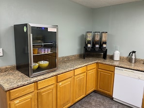 Free daily continental breakfast