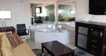 Days Inn & Suites by Wyndham Springfield on I-44