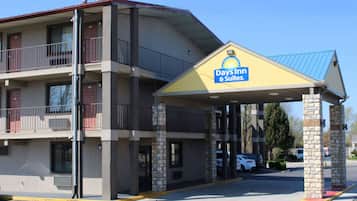 Guests can enjoy a convenient two-story stay with a balcony and covered entrance.