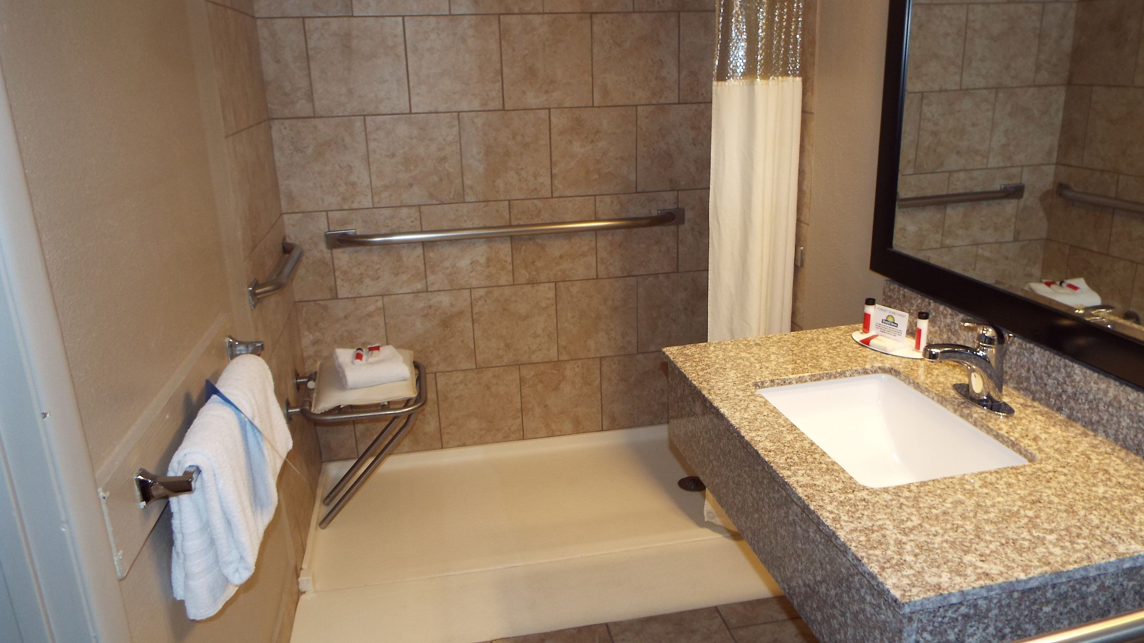 Days Inn & Suites by Wyndham Springfield on I-44