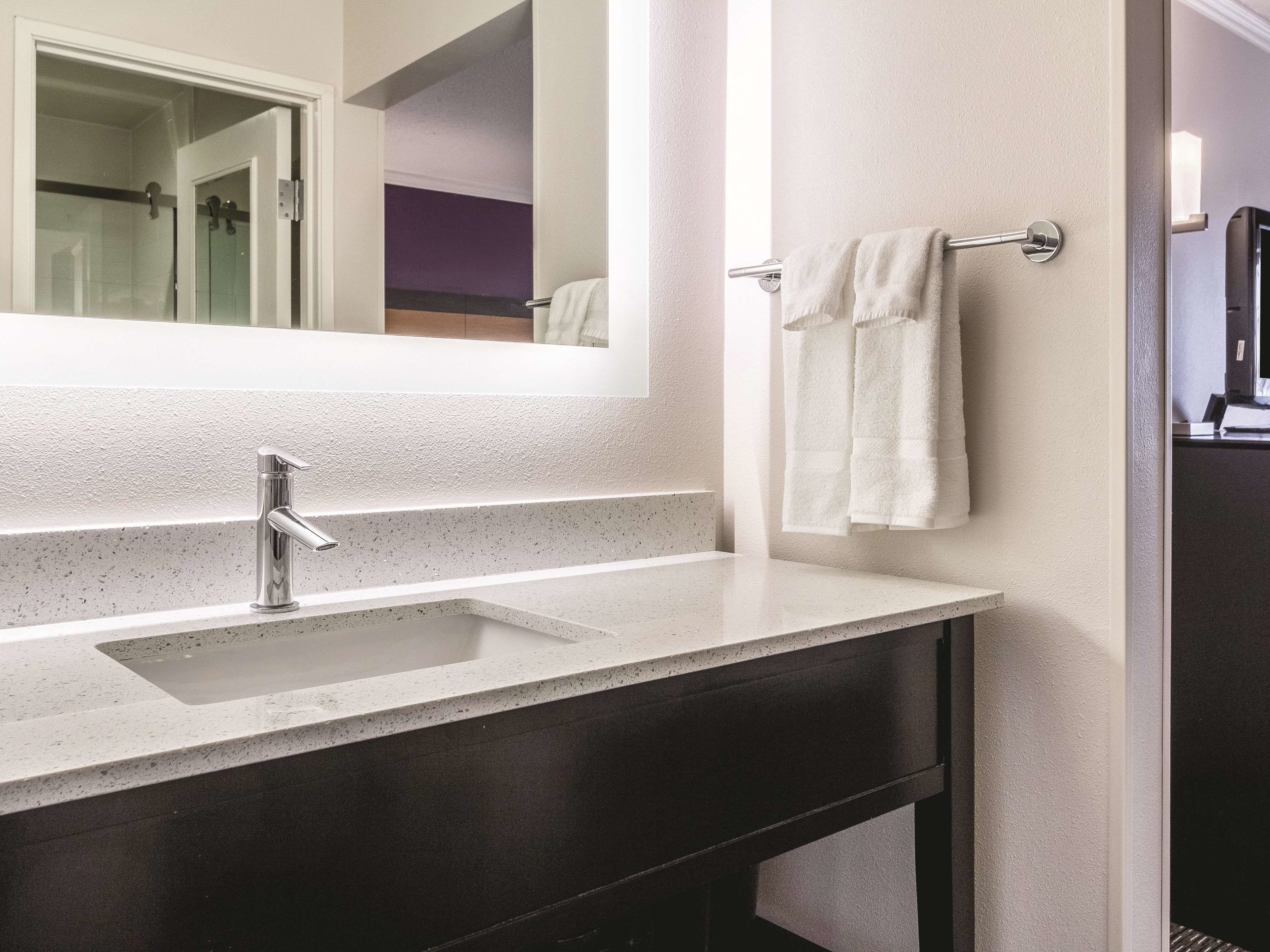 Foto - La Quinta Inn & Suites by Wyndham Cleveland - Airport North