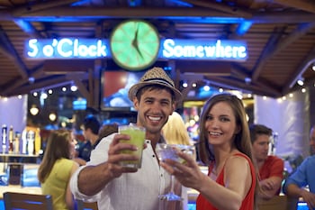 7 bars/lounges, beach bar at Resorts Casino Hotel Atlantic City