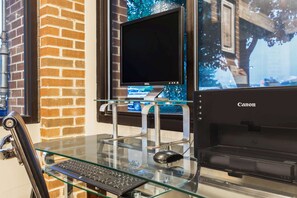 Business centre - Baymont by Wyndham Lancaster (Lancaster)