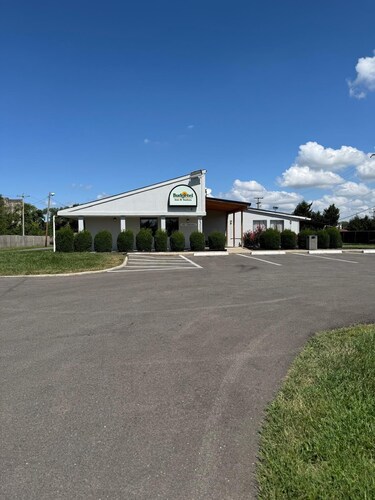 Budgetel Inn & Suites