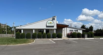 Budgetel Inn & Suites