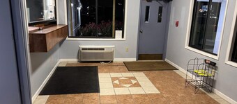 Budgetel Inn & Suites