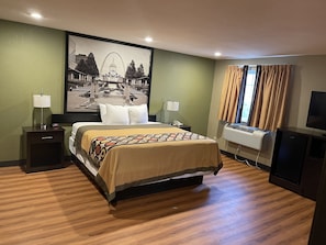 Memory foam beds, individually furnished, desk, iron/ironing board - Super 8 by Wyndham Joplin (Joplin)