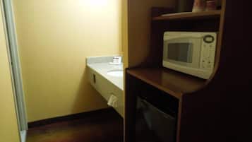 Mini fridge