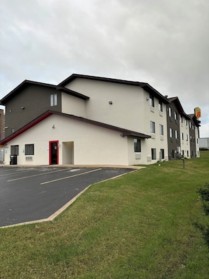 Exterior - Super 8 Springfield North I-44 (Springfield)