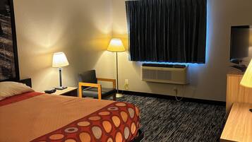 Hochwertige Bettwaren, Schreibtisch, kostenloses WLAN, Bettwäsche