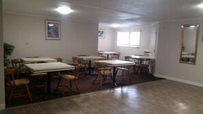 Free daily continental breakfast 