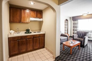 Suite, 1 King Bed with Sofa bed, Non Smoking | In-room safe, individually decorated, individually furnished, desk - Clarion Inn Renton - Seattle (Renton)