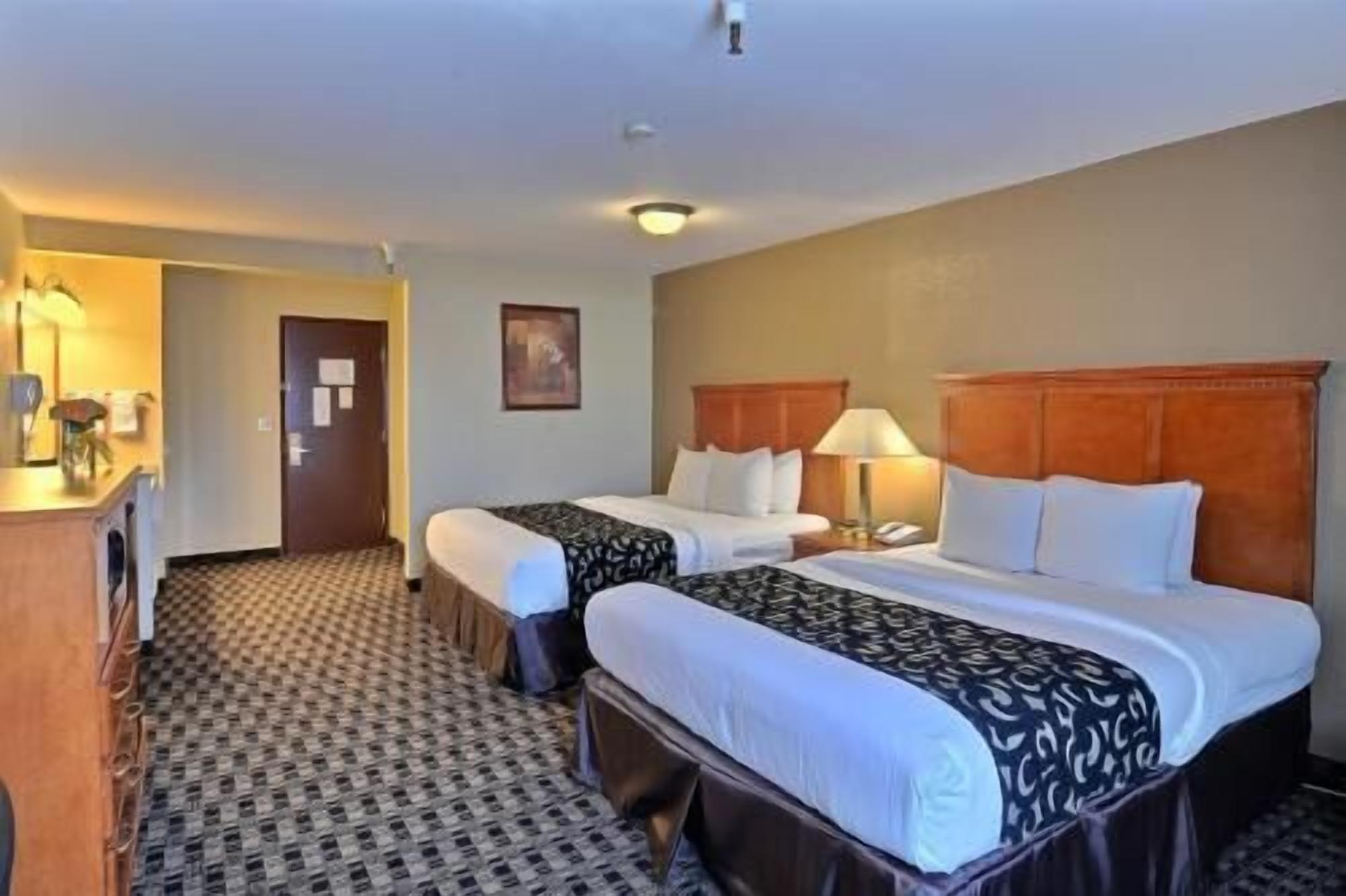In-room safe, individually decorated, individually furnished, desk