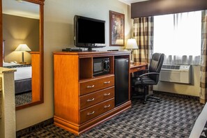 In-room safe, individually decorated, individually furnished, desk