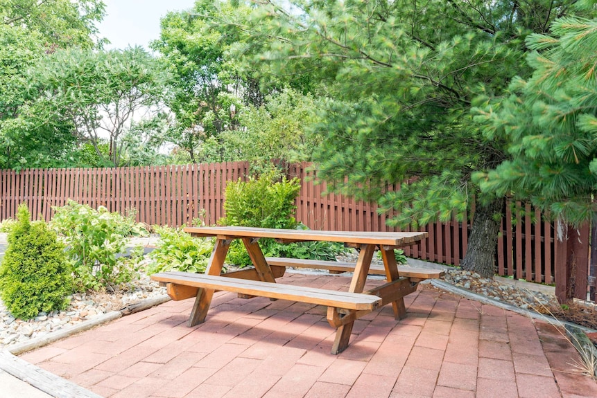 Super 8 by Wyndham Twinsburg/Cleveland Area Reviews, Deals