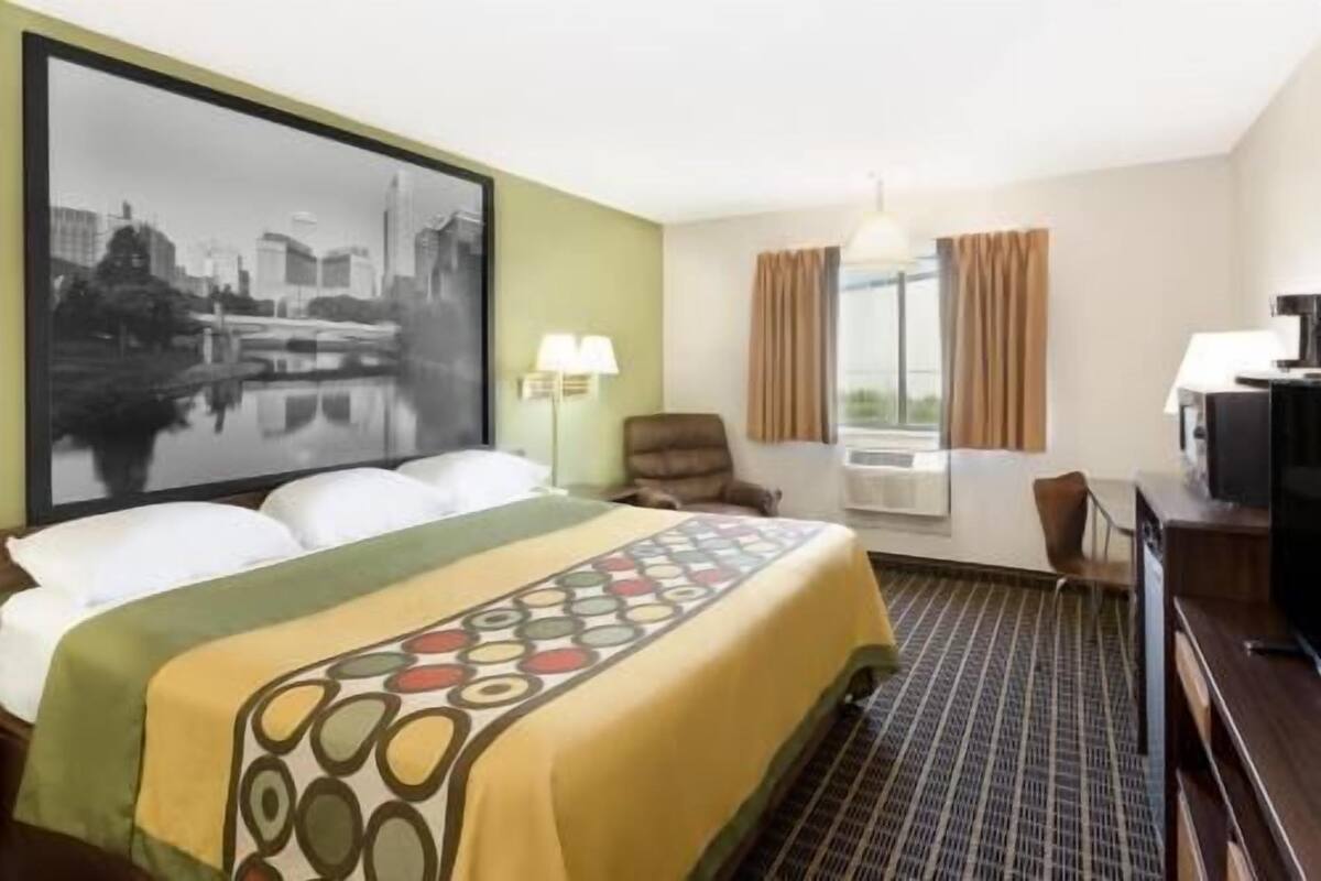 In-room safe, individually decorated, individually furnished, desk