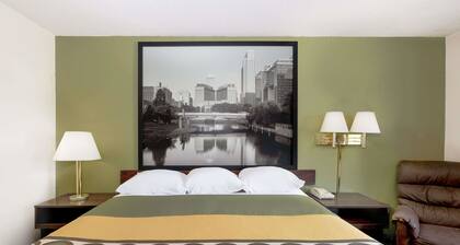 Super 8 by Wyndham Norfolk