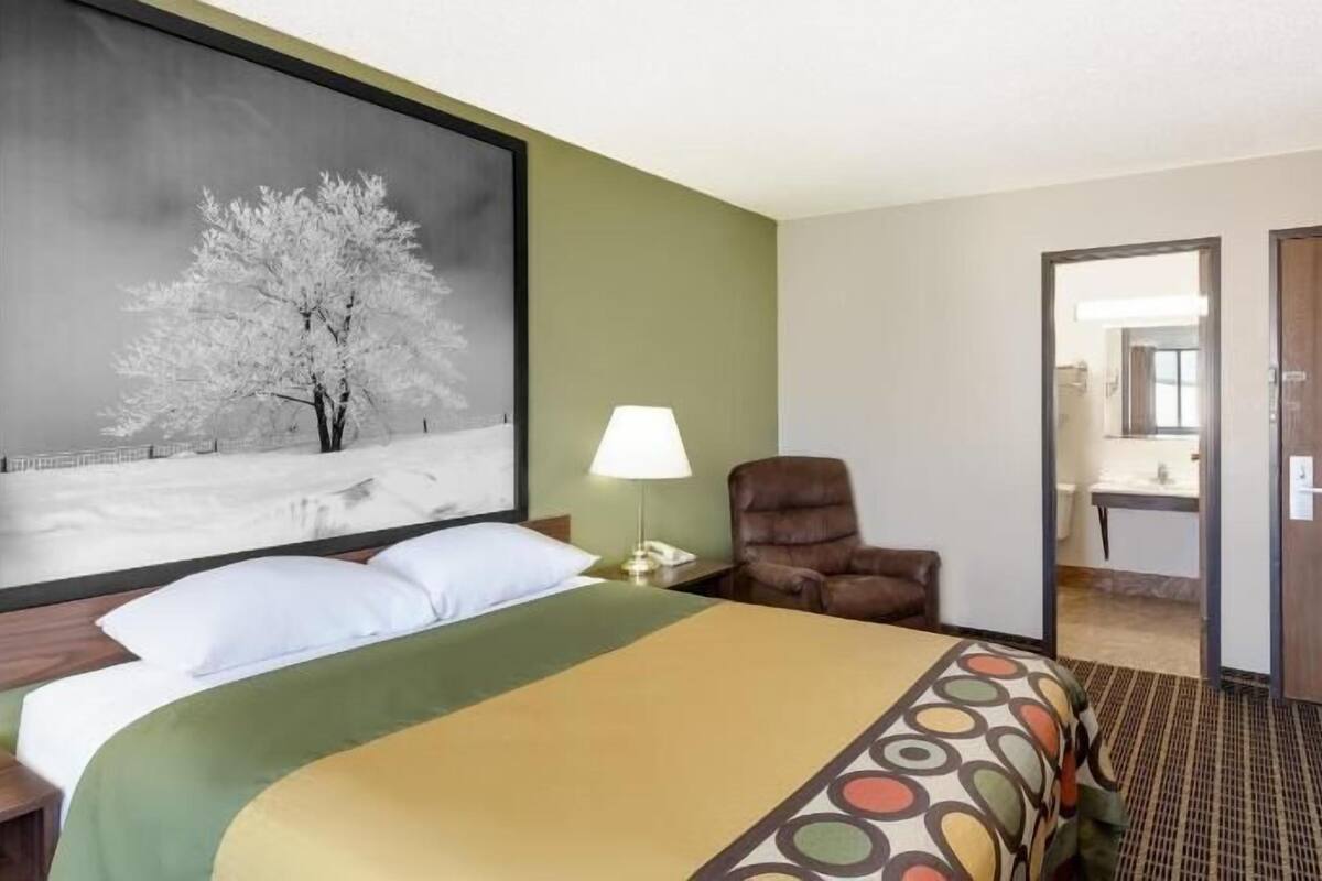 In-room safe, individually decorated, individually furnished, desk