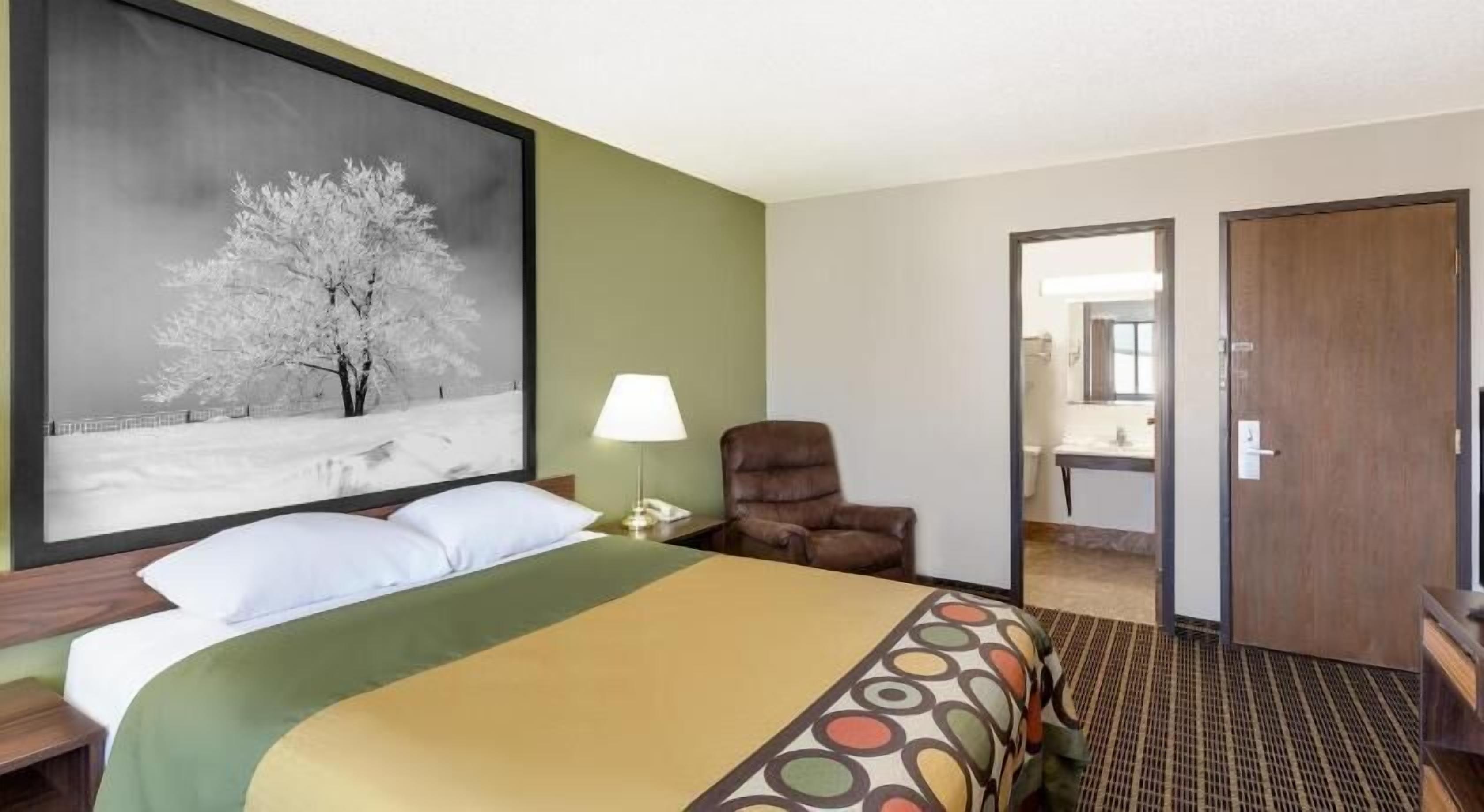 In-room safe, individually decorated, individually furnished, desk