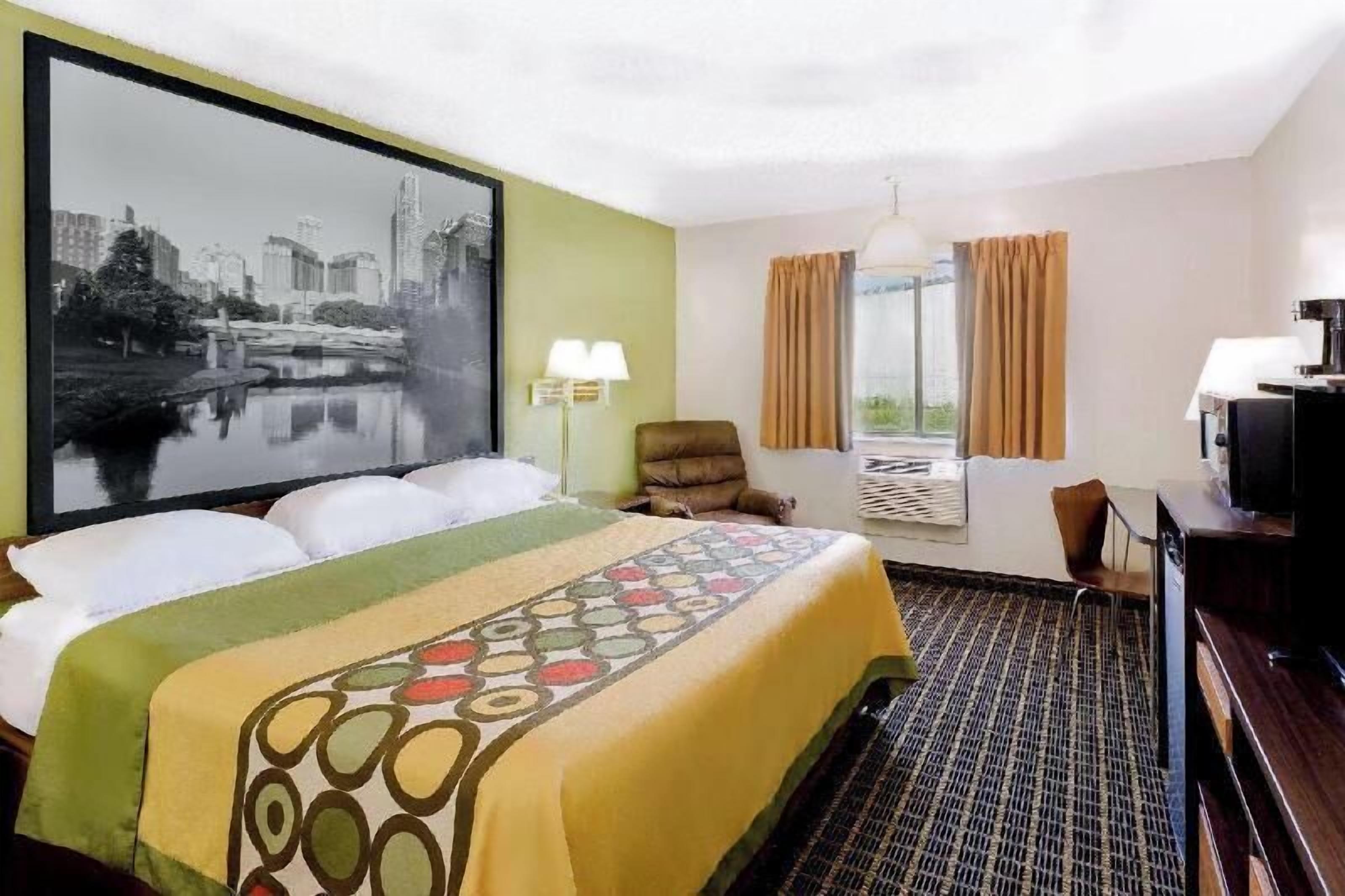 In-room safe, individually decorated, individually furnished, desk