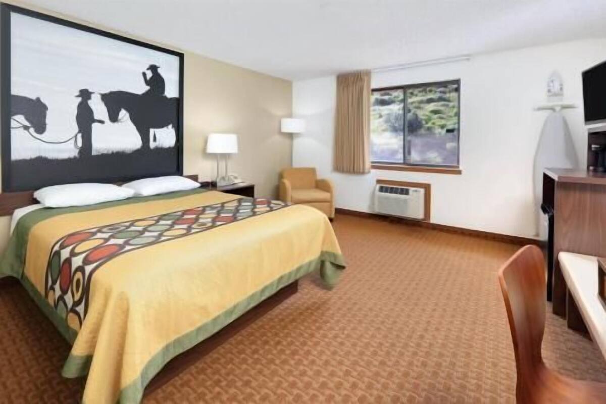 In-room safe, individually decorated, individually furnished, desk