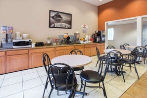 Free daily on-the-go breakfast - Super 8 by Wyndham Corvallis (Corvallis)