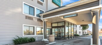 克里夫蘭獨立村溫德姆拉昆塔酒店