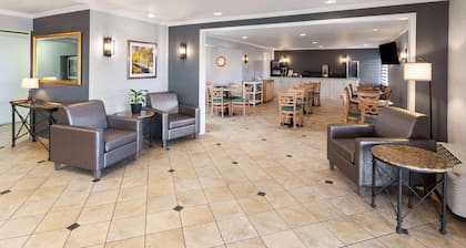 La Quinta Inn by Wyndham Cleveland Independence