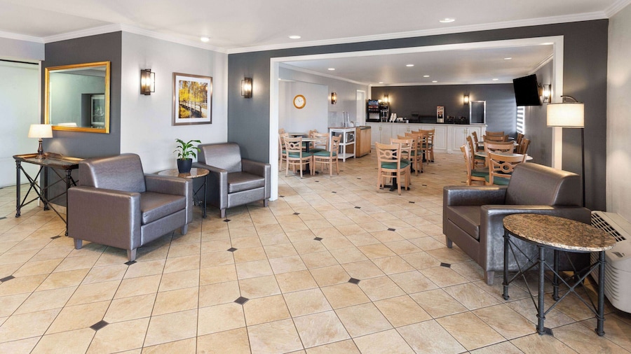 La Quinta Inn by Wyndham Cleveland Independence