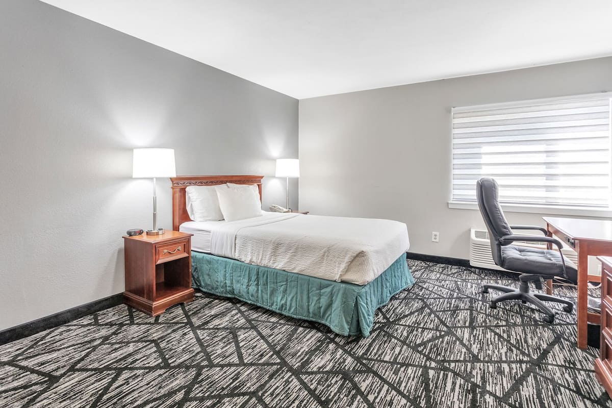 Premium bedding, desk, soundproofing, iron/ironing board