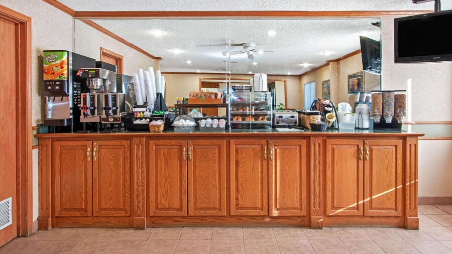 La Quinta Inn & Suites by Wyndham Albuquerque Journal Ctr NW