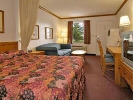 办公桌、熨斗/熨衣板、免费 WiFi、床单