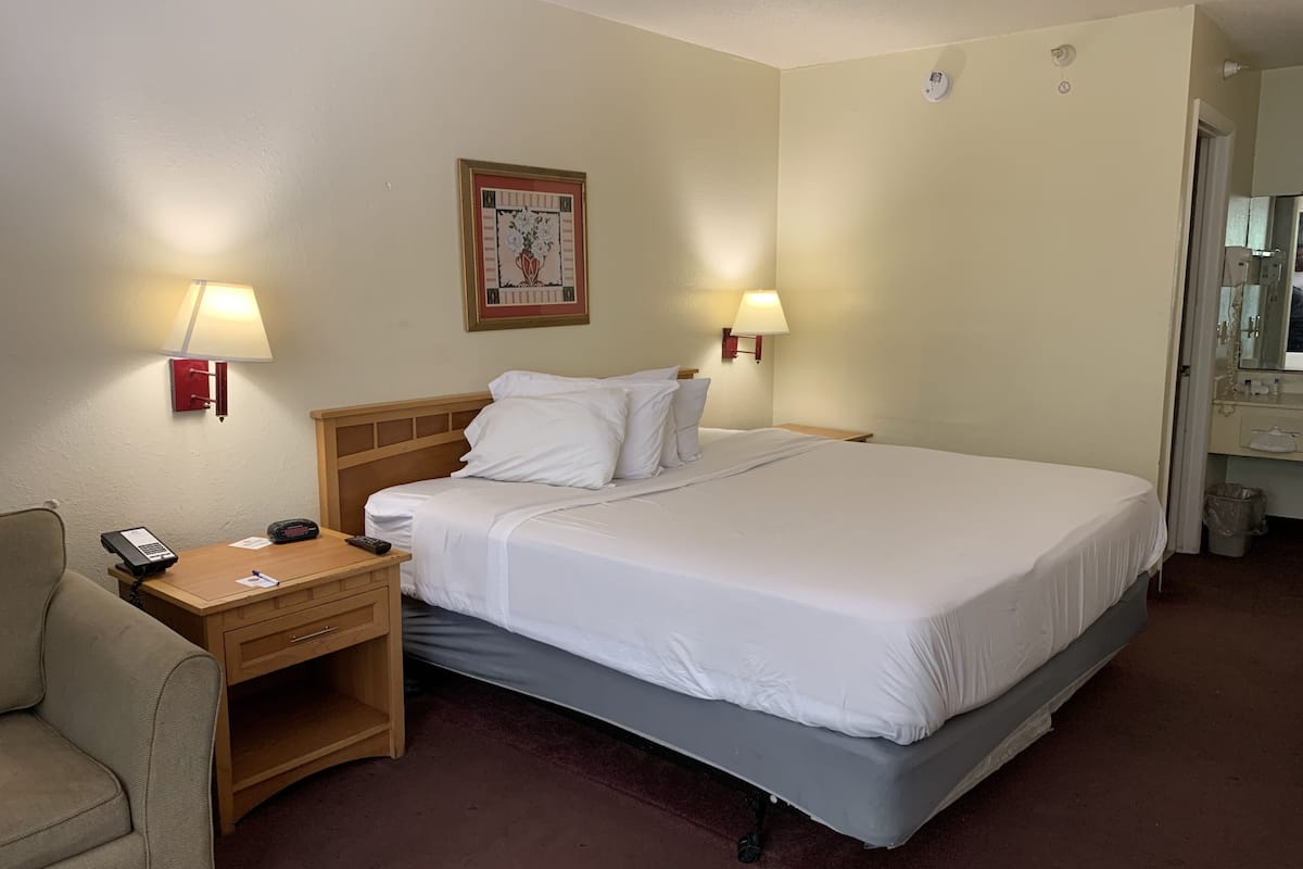 desk, laptop workspace, iron/ironing board, free wifi