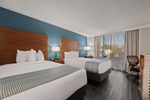 Chambre Standard, 2 lits doubles, patio, au bord de la piscine | Literie de qualité, coffre-fort, bureau