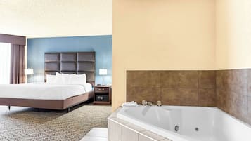 舒適加層、客房內保險箱、書桌、筆電工作空間