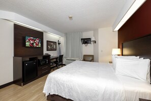 Superior Room, 1 King Bed (Smoke Free) | Desk, laptop workspace, blackout drapes, iron/ironing board