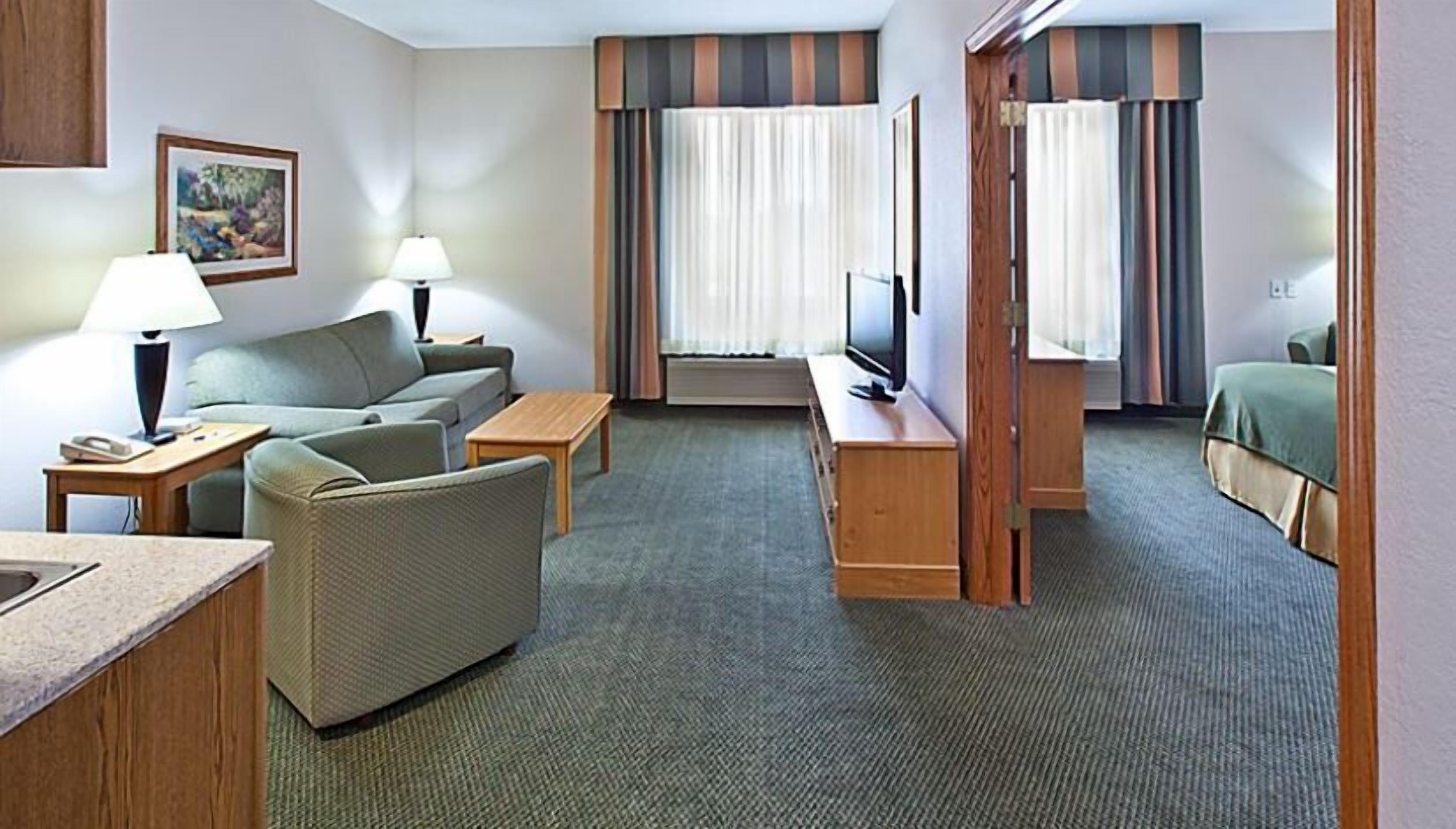 desk, blackout curtains, iron/ironing board, free wifi