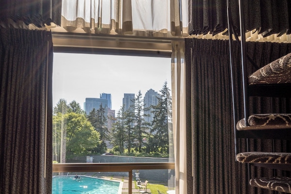 Suite, 1 King Bed with Sofa bed (Coast Townhouse Loft Suite) | City view