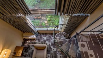 套房, 1 張特大雙人床及 1 張梳化床 (Coast Townhouse Loft Suite) | 書桌、熨斗/熨衫板、免費嬰兒床、可攜式嬰兒床