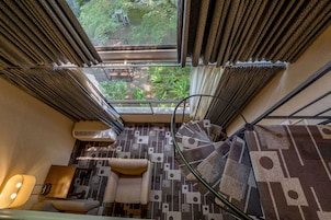 套房, 1 張特大雙人床和 1 張沙發床 (Coast Townhouse Loft Suite) | 書桌、熨斗/熨衣板、免費搖籃/嬰兒床、隨行嬰兒床